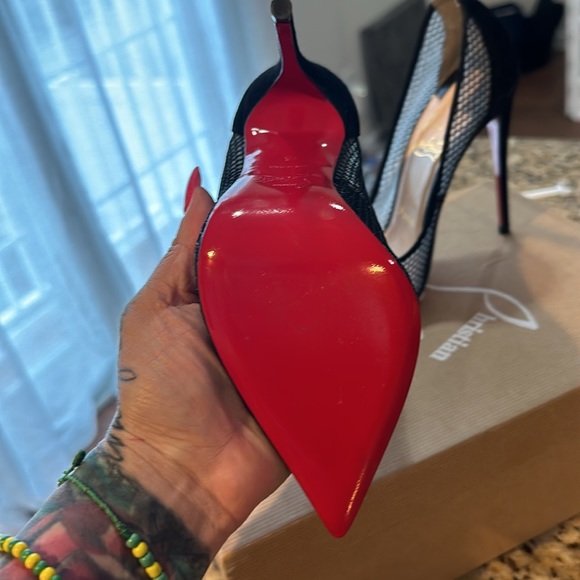 Red bottoms - Picture 5 of 5